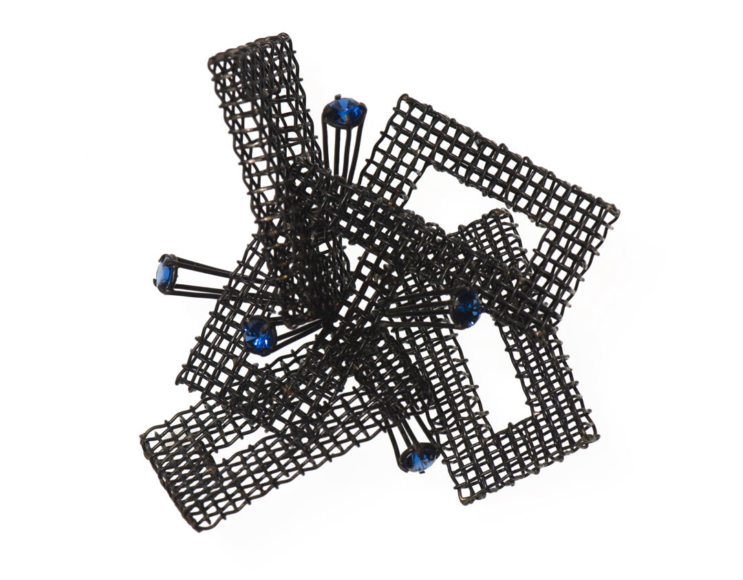 fabrication  prong setting  steel mesh  spinel