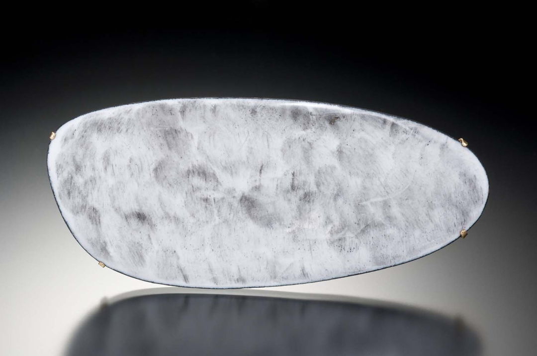 Pin. Hand fabricated. Vitreous enamel  enamel pencil  18K gold  copper  oxidized silver.