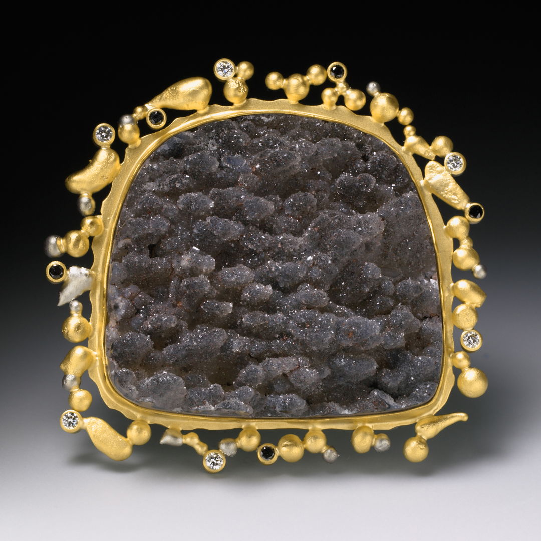 brooch-hand fafbricated in 18k  22k  agate  black and white diamonds