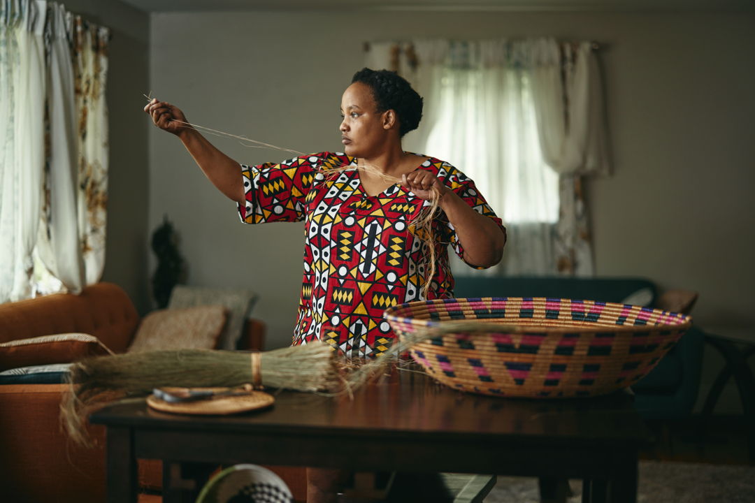 Hand woven/wall hanging basket  it’s made out sweet grass and sisal plant fibers with natural dyes